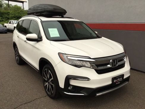 Used 2021 Honda Pilot Touring image 2