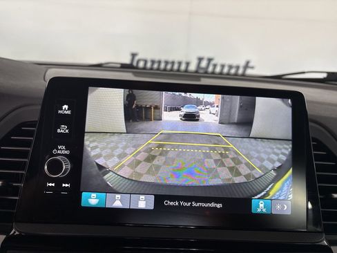 Used 2025 Honda Odyssey Sport-L image 18