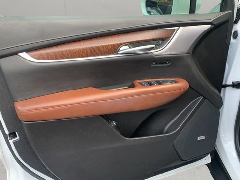 Used 2020 Cadillac XT5 Premium Luxury AWD/4WD image 11