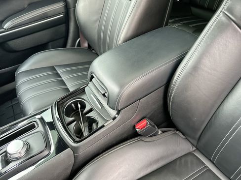 Used 2023 Chrysler 300 S image 21