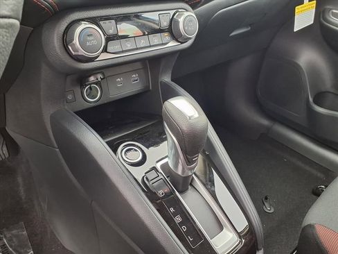 New 2025 Nissan Versa SR w/ Trunk Package FWD image 9