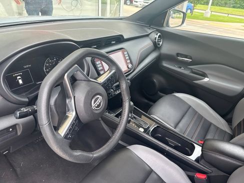 Used 2024 Nissan Kicks SR w/ SR Premium Package FWD image 16