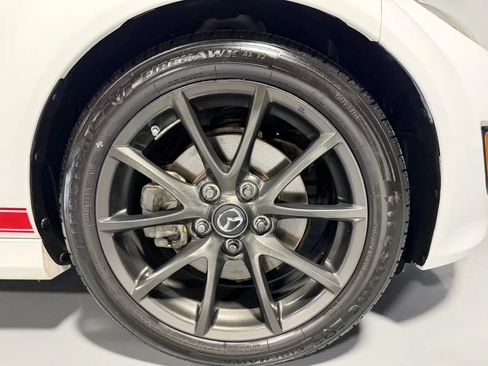Used 2015 MAZDA MX-5 Miata Club RWD image 9