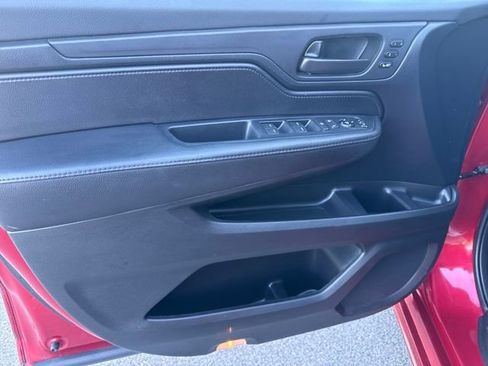 Certified 2023 Honda Odyssey Sport image 9