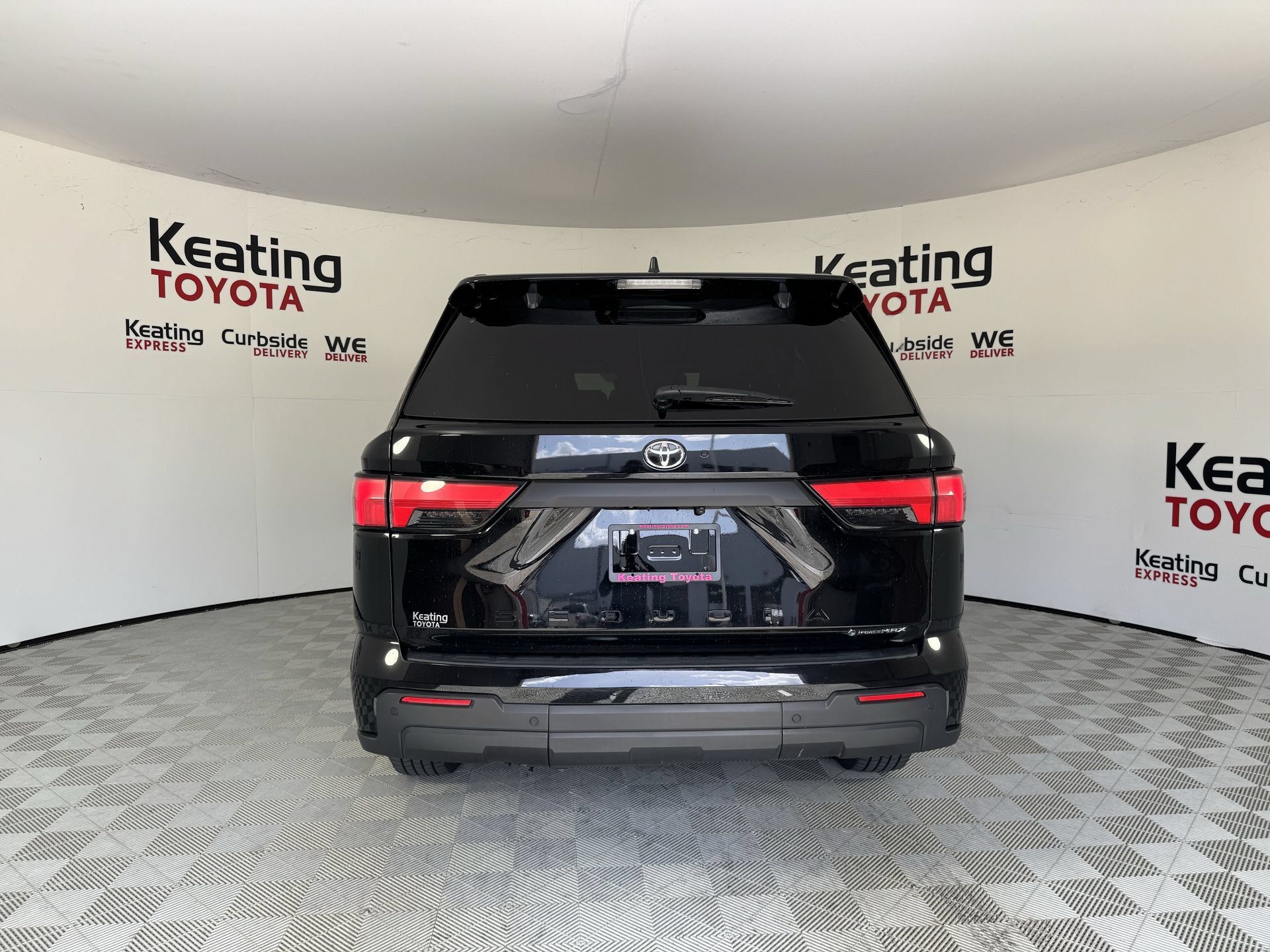 Certified 2025 Toyota Sequoia SR5 AWD/4WD image 7
