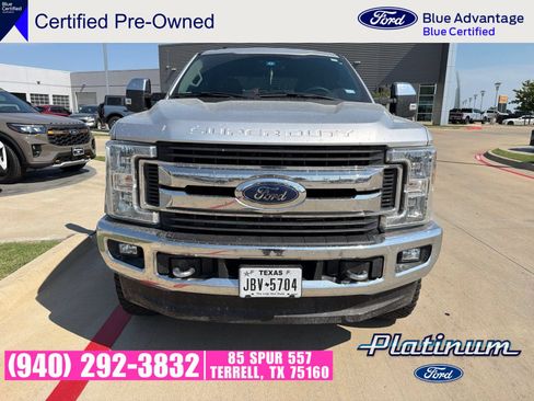 Used 2017 Ford F250 XLT w/ XLT Premium Package AWD/4WD image 2