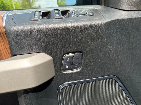 Used 2017 Ford F150 Lariat AWD/4WD image 14