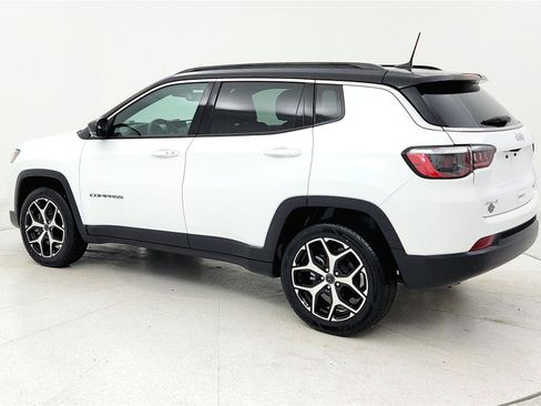 Used 2025 Jeep Compass Limited AWD/4WD image 3