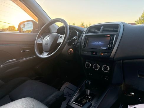 Used 2019 Mitsubishi Outlander Sport ES FWD image 33