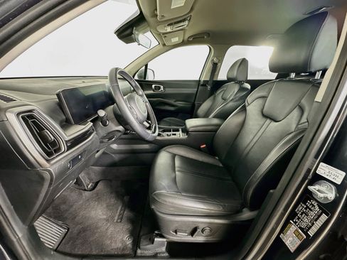 Used 2024 Kia Sorento S FWD image 13