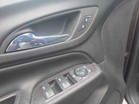 Used 2020 Chevrolet Equinox LT image 17