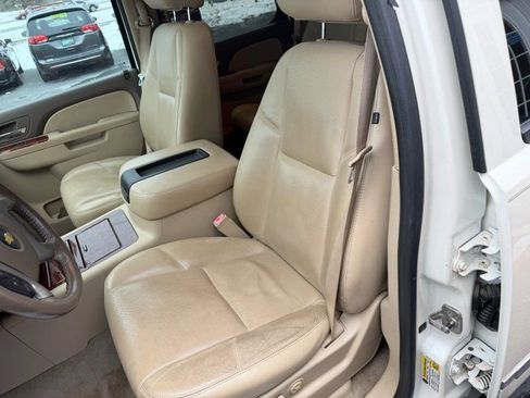Used 2011 Chevrolet Tahoe LTZ image 16
