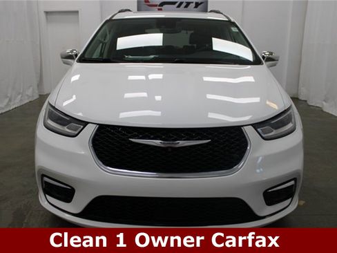 Used 2022 Chrysler Pacifica Limited image 2