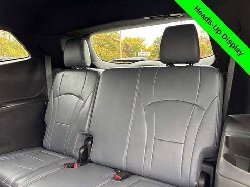 Used 2024 Buick Enclave Premium image 31