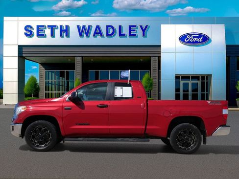 Used 2017 Toyota Tundra SR5 image 3