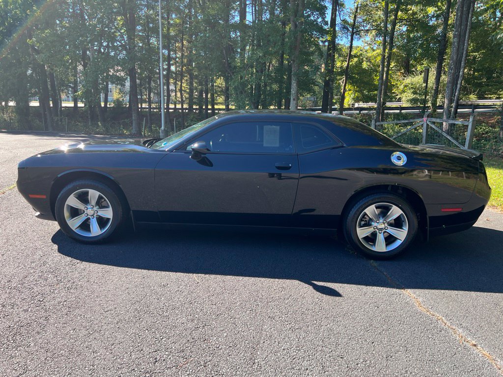 Used 2021 Dodge Challenger SXT RWD image 6