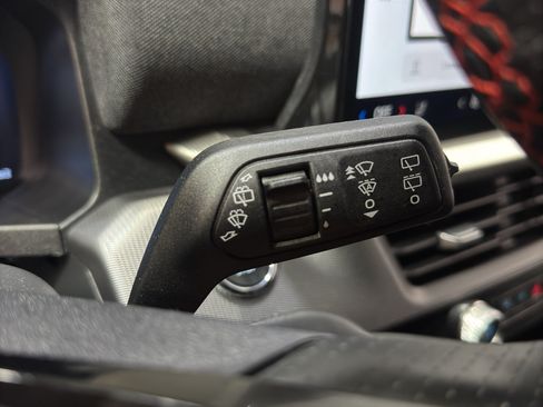 Used 2025 Ford Explorer ST-Line w/ ST-Line Street Pack AWD/4WD image 29