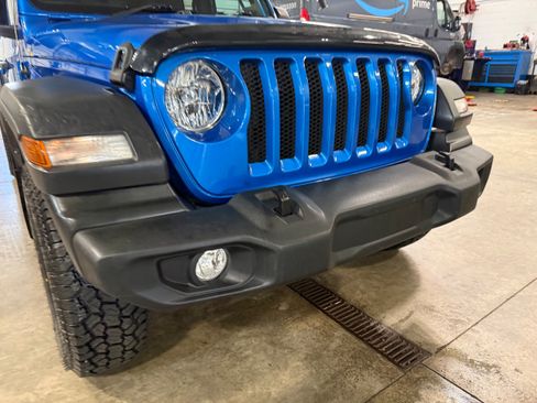 Used 2023 Jeep Wrangler Unlimited Sport w/ Cold Weather Group AWD/4WD image 2