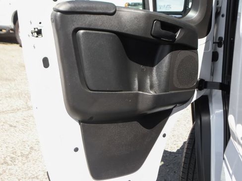 Used 2025 RAM ProMaster 2500 w/ U-Haul Equipment Group FWD image 18