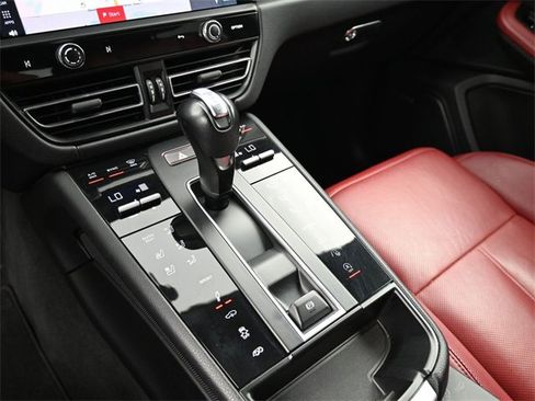 Used 2023 Porsche Macan GTS image 17