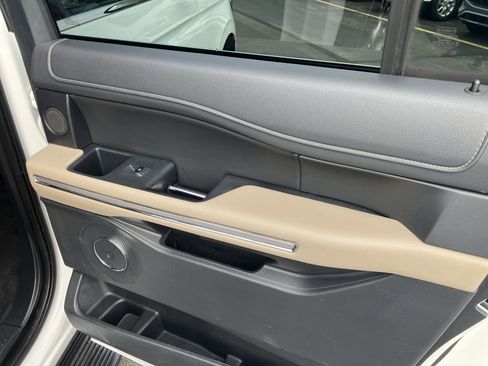 Used 2024 Ford Expedition Max Limited AWD/4WD image 13