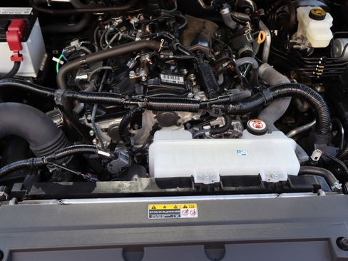 Used 2025 Toyota Tacoma SR5 image 43