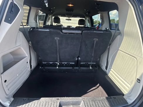 Used 2017 Dodge Grand Caravan SXT FWD image 14