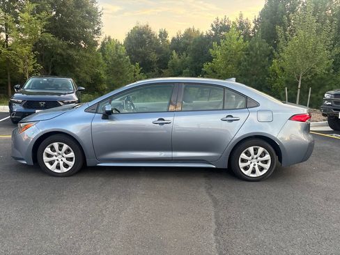 Used 2021 Toyota Corolla LE FWD image 8