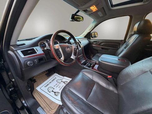 Used 2011 Cadillac Escalade EXT Premium AWD/4WD image 36