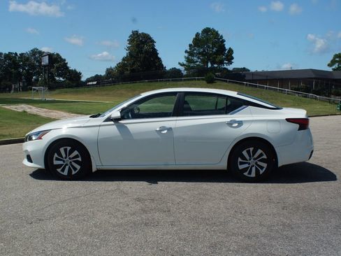 Used 2021 Nissan Altima 2.5 S FWD image 12