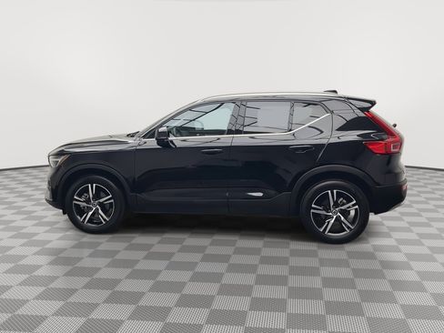 Used 2025 Volvo XC40 B5 Core image 36
