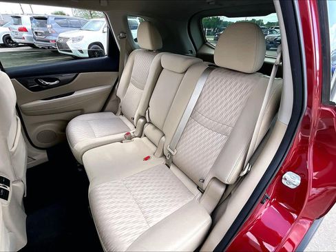 Used 2019 Nissan Rogue SV w/ Premium Package FWD image 19