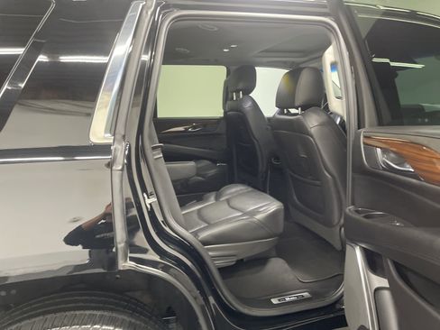 Used 2019 Cadillac Escalade Luxury image 21