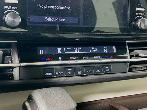 Certified 2024 Toyota Sienna LE image 15