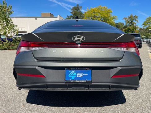 New 2026 Hyundai Elantra SE image 7