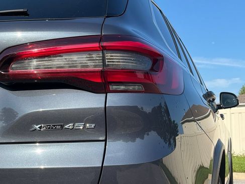 Used 2021 BMW X5 xDrive45e w/ Premium Package AWD/4WD image 12