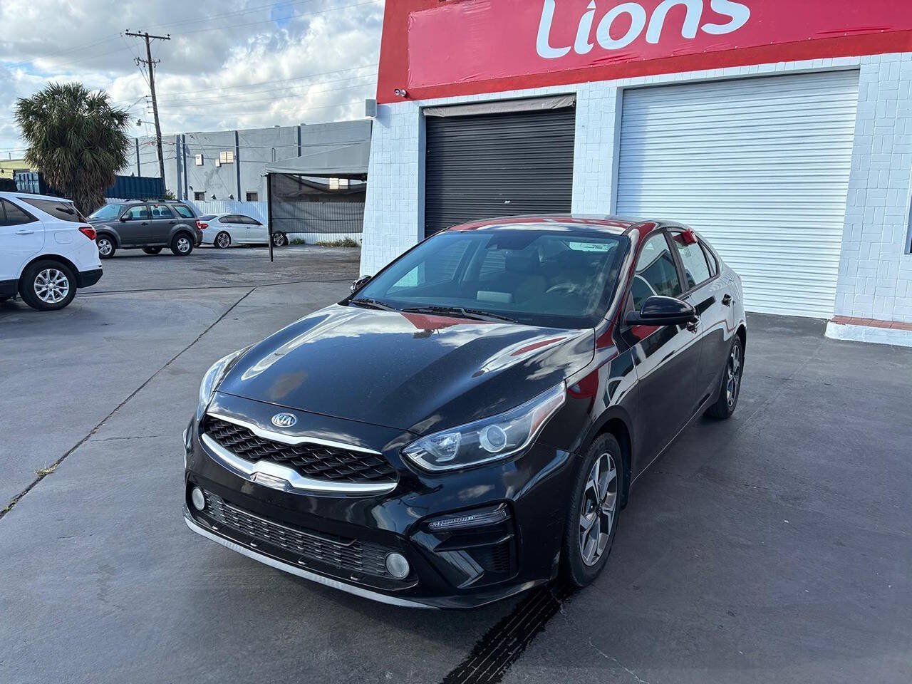 Used 2019 Kia Forte LXS FWD image 17