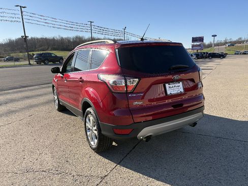 Used 2018 Ford Escape SE image 3