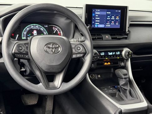 Used 2025 Toyota RAV4 XLE FWD image 36