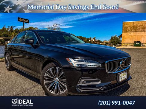 Used 2022 Volvo S90 B6 Momentum AWD/4WD image 1