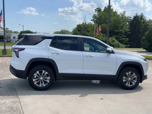New 2026 Chevrolet Equinox LT w/ Convenience Package II image 9