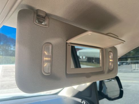 Used 2020 Cadillac Escalade Platinum image 26