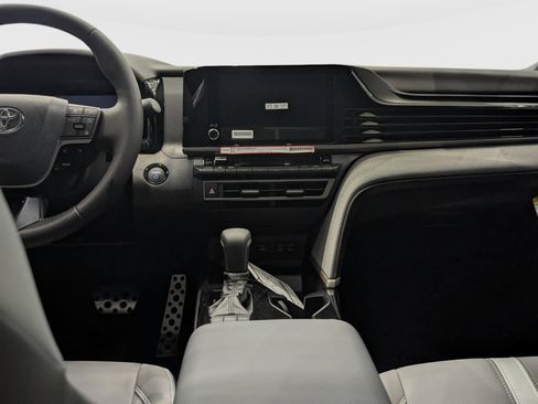 Used 2026 Toyota Camry SE w/ Convenience Package FWD image 11