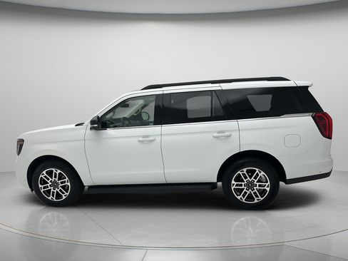 Used 2025 Ford Expedition Active AWD/4WD image 7
