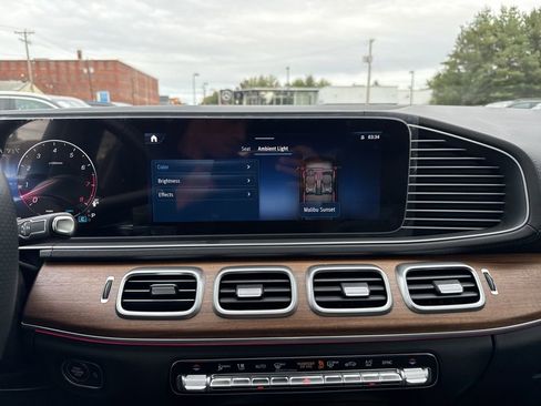 Certified 2025 Mercedes-Benz GLS 450 4MATIC image 38