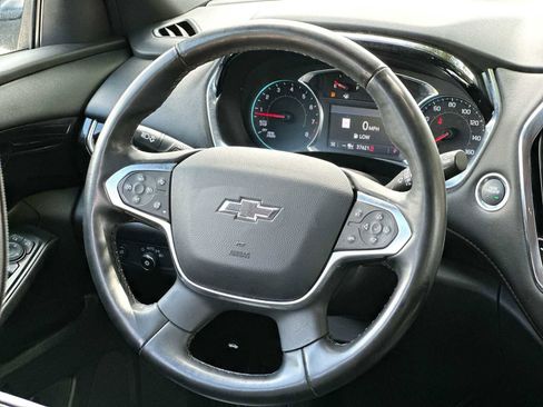 Used 2023 Chevrolet Traverse RS image 27