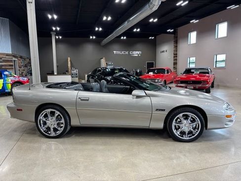 Used 1999 Chevrolet Camaro Z28 RWD image 15
