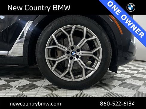 Used 2024 BMW X7 xDrive40i w/ Premium Package image 9