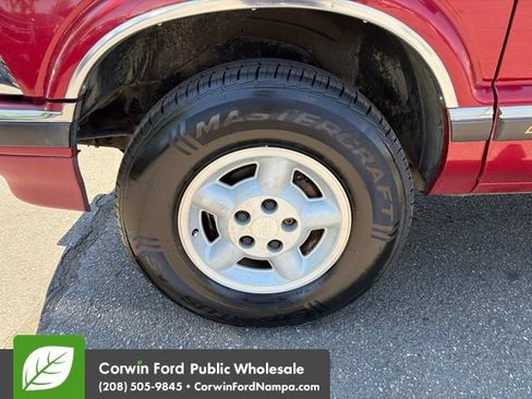 Used 1997 Chevrolet Blazer LS w/ Preferred Equipment Group AWD/4WD image 9