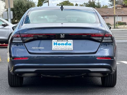 Used 2023 Honda Accord EX image 10